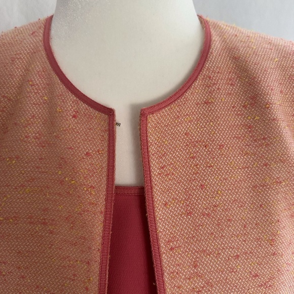 Amanda Smith Coral Textured Suit - Picture 2 of 9